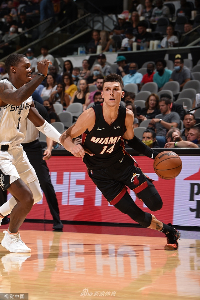 并在市场上 并在市场上