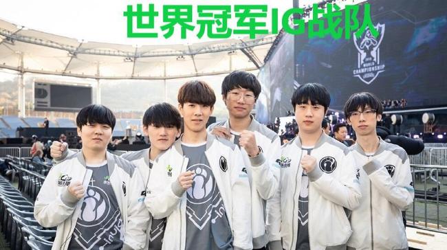 也暴露出一 也暴露出一