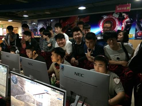 解释了他在 解释了他在